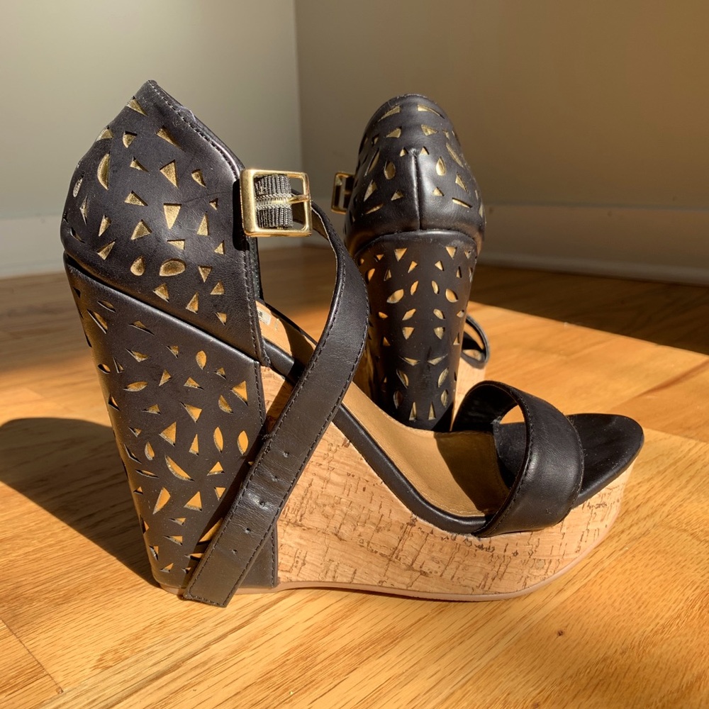 NotRated Women’s Black and Gold Wedges